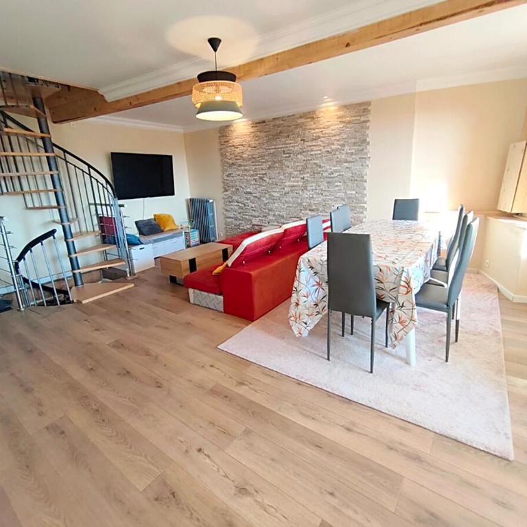 Maison Cosy au Pied du Château & Une Vue Unique - Maison 4 Chambres - 9
