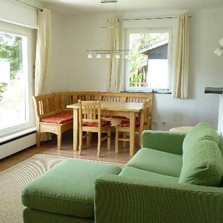 Ferienhaus mit Terrasse, Garage und Hobbyraum - Haus mit 2 Schlafzimmern - 2