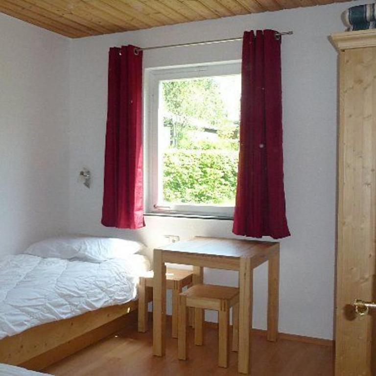 Ferienhaus mit Terrasse, Garage und Hobbyraum - Haus mit 2 Schlafzimmern - 10