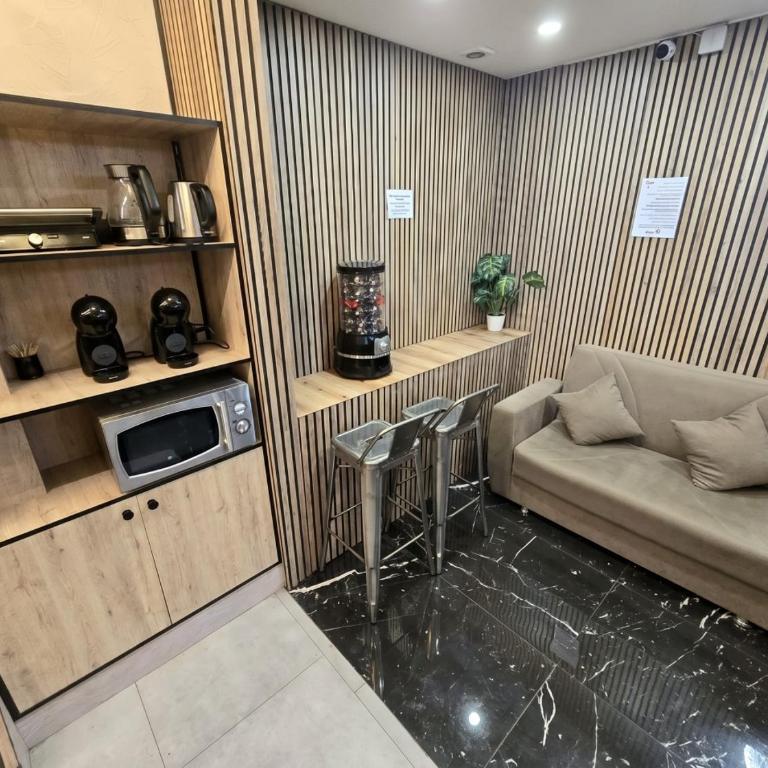 Senda Hostel Retiro - Atocha & Madrid Centro - Bed in 8-Bed Mixed Dormitory Room - 14