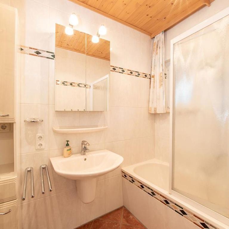 Gemütliches Ferienhaus mit großer Südwest-Terrasse - Haus mit 2 Schlafzimmern - 7