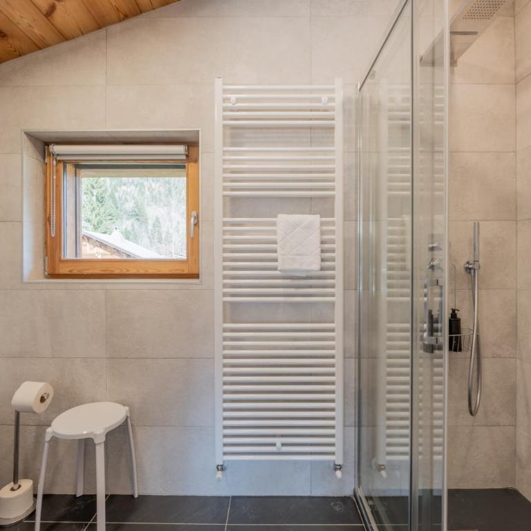 Luxury Mountain Chalet Pool Sauna Cinema - Chalet - 17