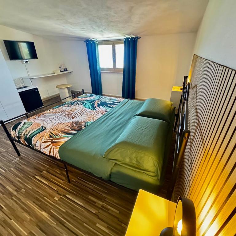 Residenza De Vita - Camera Matrimoniale con Bagno in Comune - 9