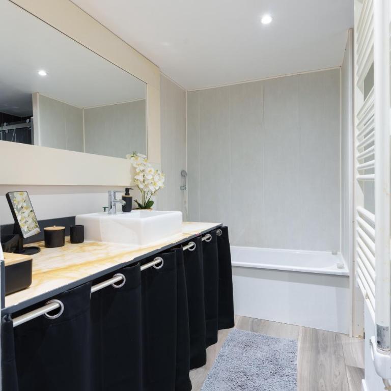 Festival de Cannes résidence de luxe piscine tennis - Two-Bedroom Apartment - 24