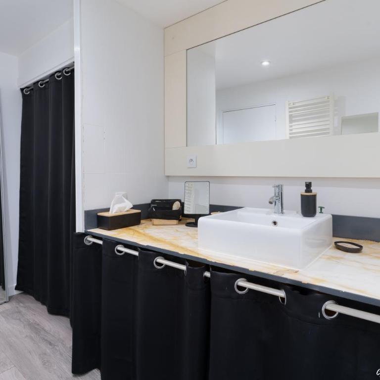 Festival de Cannes résidence de luxe piscine tennis - Two-Bedroom Apartment - 25