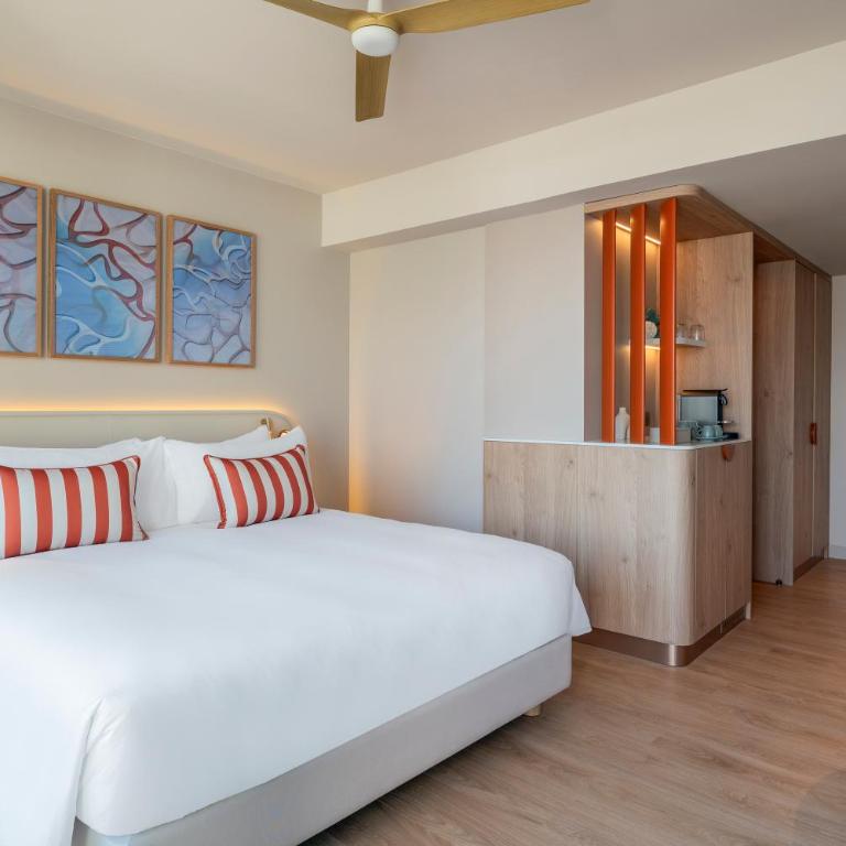 Marina Baie des Anges Hôtel, Curio Collection By Hilton - Chambre Lit King-Size - 1