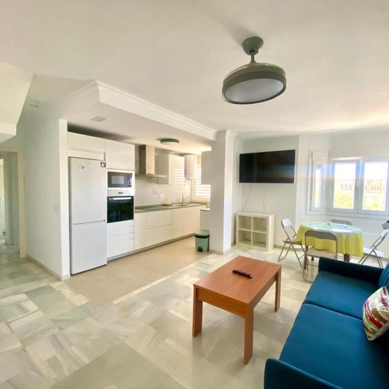 ÁTICO PLAZA DE TOROS - Céntrico con plaza de aparcamiento - Apartamento de 2 dormitorios con vistas a la ciudad - 3
