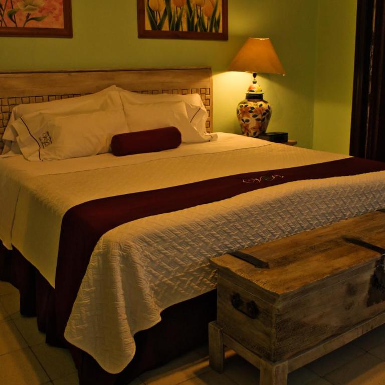 Villa Bonita Les Terrasses - Suite con cama extragrande y vistas a la piscina - 6
