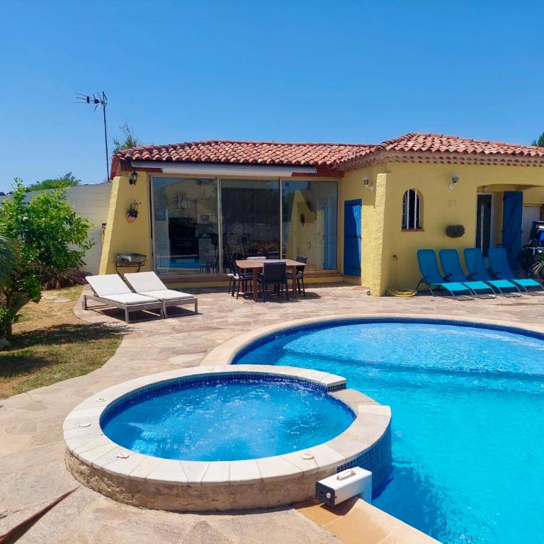 Villa au calme avec piscine privative - Villa 2 Chambres - 2