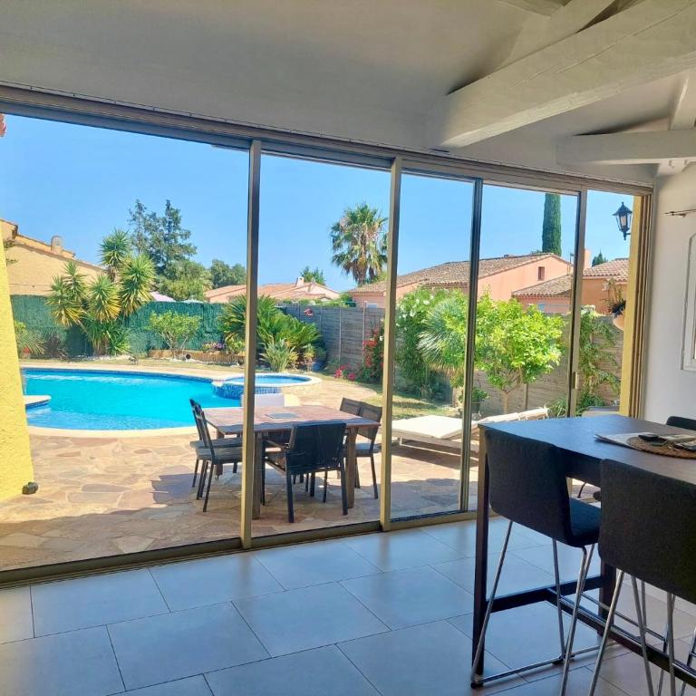 Villa au calme avec piscine privative - Villa 2 Chambres - 9
