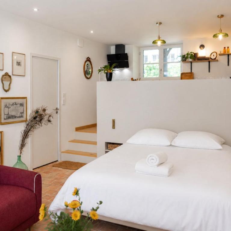 L'Écurie de Jeanne - Appartement avec PARKING et TERRASSE en plein cœur d'Orléans - Appartement - Rez-de-Chaussée - 1