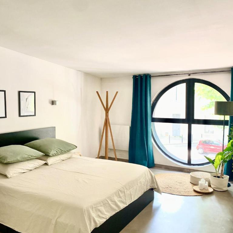 Magnifique appartement 120m2 climatisé centre ville - Appartement 2 Chambres - Vue sur Ville - 9