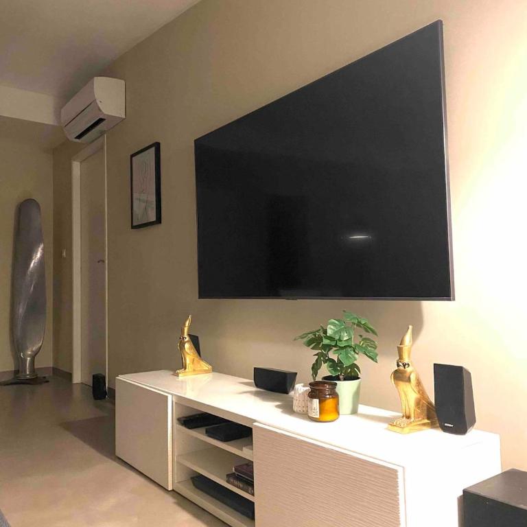 Magnifique appartement 120m2 climatisé centre ville - Appartement 2 Chambres - Vue sur Ville - 11