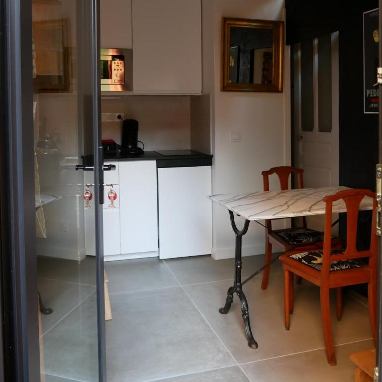 Le Home du Tigre, une adresse de charme avec terrasse et jardin secret, au cœur de Toulouse - One-Bedroom Apartment - 12
