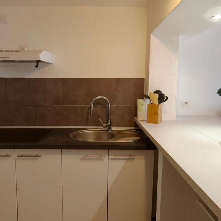 Renovated flat with parking in Fréjus center - Apartment - 4