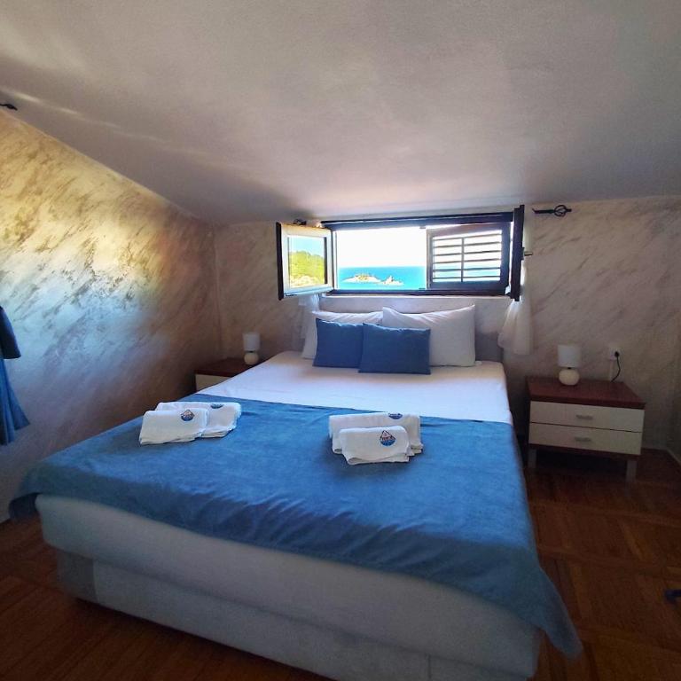 Vista Sea Apartment - Epic Sea View, Cozy Private Stay - Two-Bedroom Apartment with Balcony and Sea View - 27