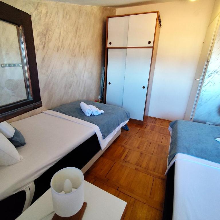 Vista Sea Apartment - Epic Sea View, Cozy Private Stay - Two-Bedroom Apartment with Balcony and Sea View - 22