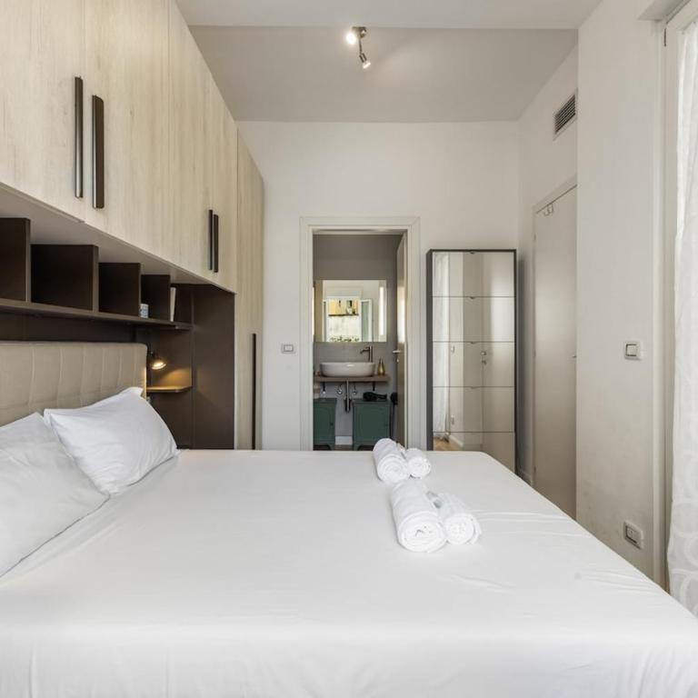Elegante Apt, AC, 10 min to Duomo, M1 Turro - One-Bedroom Apartment - 4