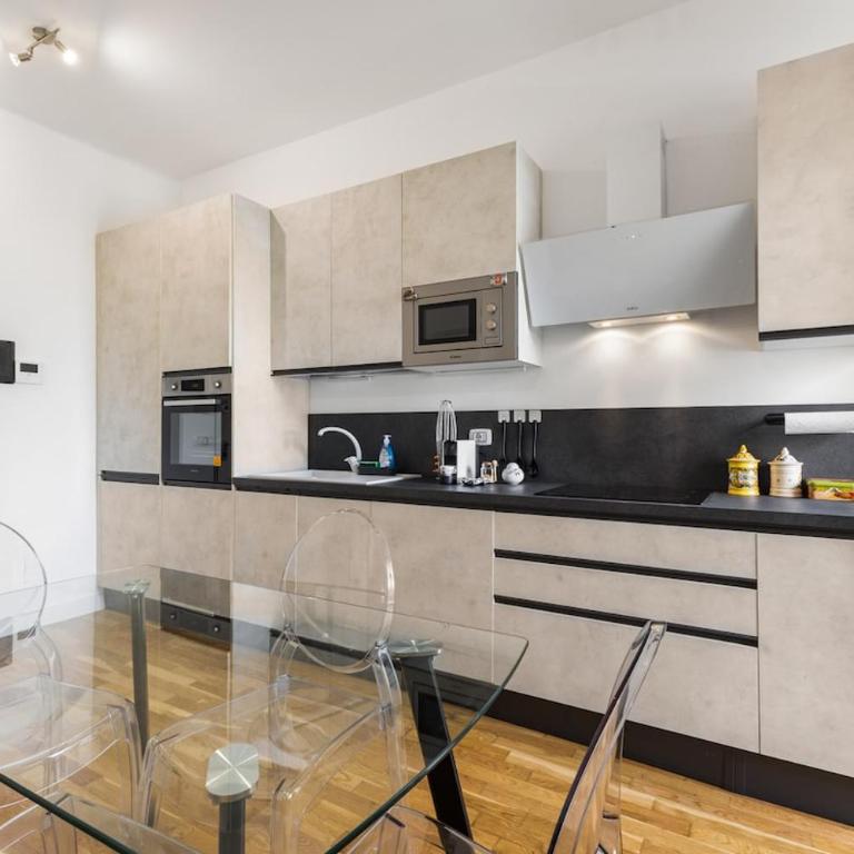 Elegante Apt, AC, 10 min to Duomo, M1 Turro - One-Bedroom Apartment - 9