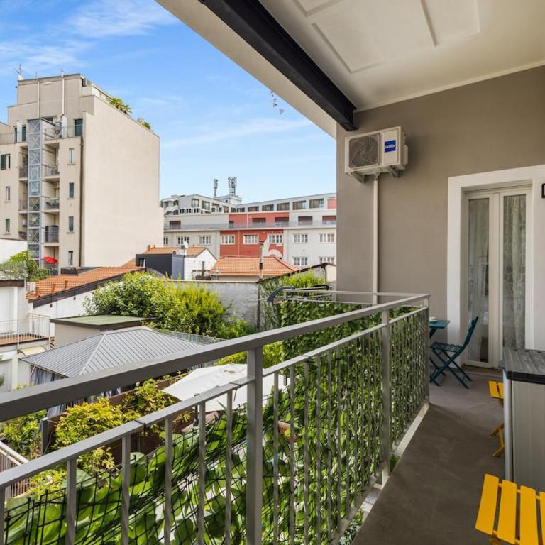 Elegante Apt, AC, 10 min to Duomo, M1 Turro - One-Bedroom Apartment - 14