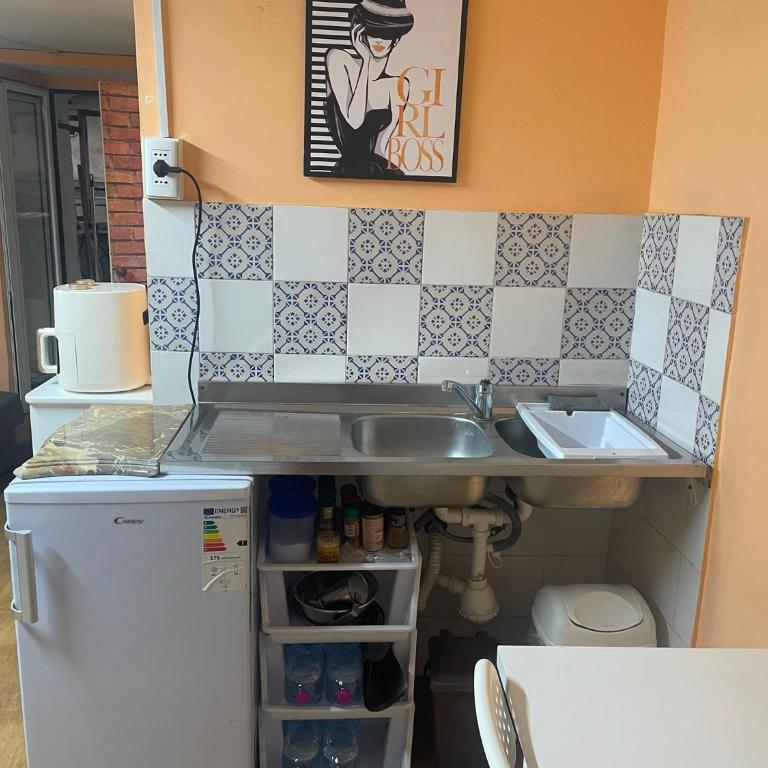 WELL COME - Quartieri Spagnoli - Camera Matrimoniale con Bagno Privato - 2
