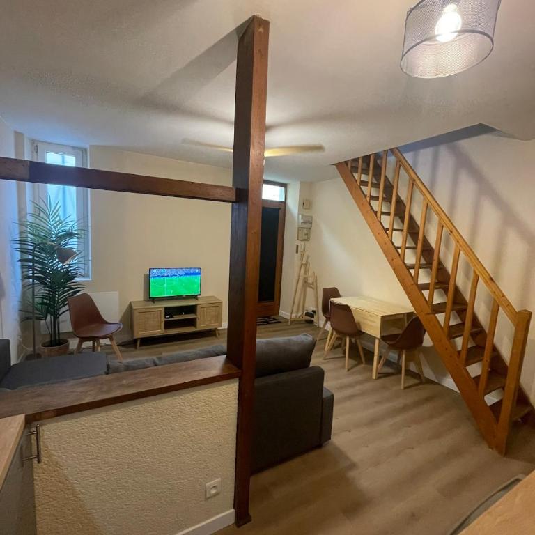 Duplex Poitiers Hôtel de ville avec Parking privé - Apartment mit 1 Schlafzimmer - 4