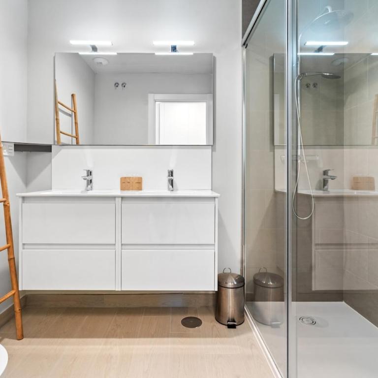 Stylish & Peaceful 2-Bed Apartment - RDR571 - Two-Bedroom Apartment - 8