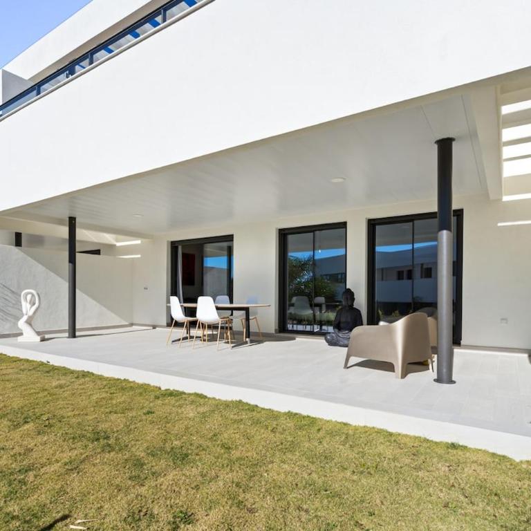 Stylish & Peaceful 2-Bed Apartment - RDR571 - Two-Bedroom Apartment - 13
