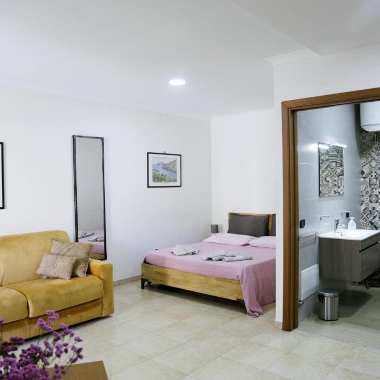 Appartamento nel cuore di Napoli - Centro storico - Apartment holiday - One-Bedroom Apartment - 1