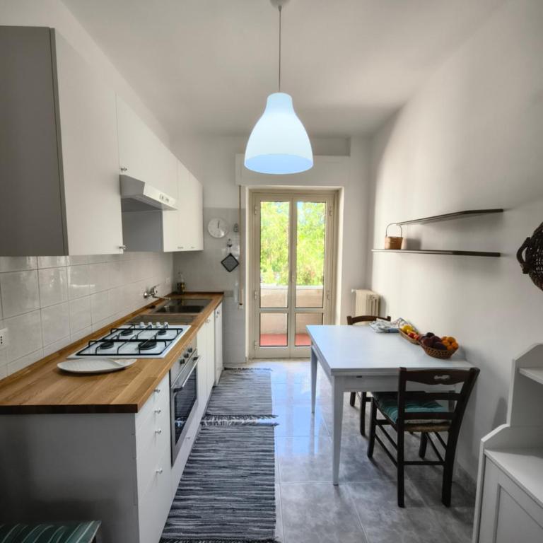 Casa Vacanze Da Carlo - Two-Bedroom Apartment with Sea View - 13