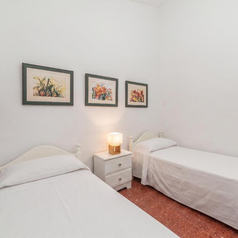 Los Cristianos BBQ & Sunset Villa - Three-Bedroom House - 12