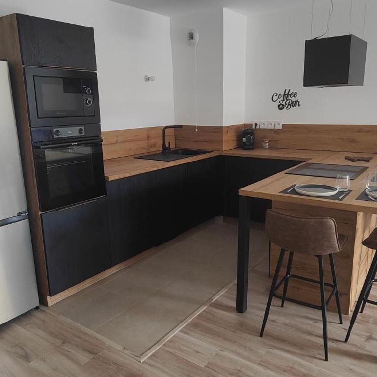 Appartement 4 étoiles entre mer et centre ville - Three-Bedroom Apartment with Balcony - 8
