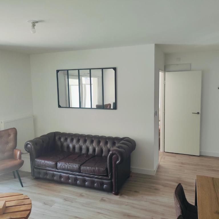 Appartement 4 étoiles entre mer et centre ville - Three-Bedroom Apartment with Balcony - 6