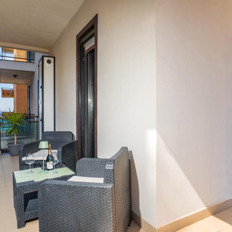 YourHome - Casa Moscatelli Castellammare - Appartamento con 2 Camere da Letto, Balcone e Vista mare - 16