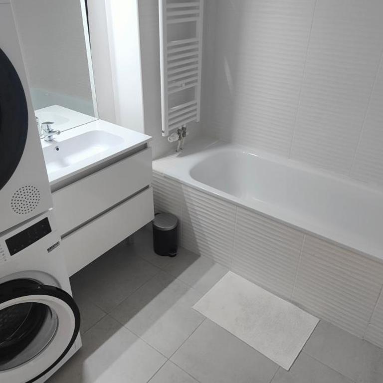 Appartement 4 étoiles entre mer et centre ville - Three-Bedroom Apartment with Balcony - 12