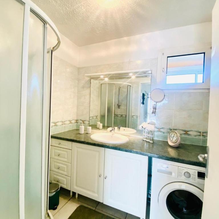 Vue panoramique, spacieux et lumineux appartement - La Joie de Vivre - Appartement 2 Chambres - 27