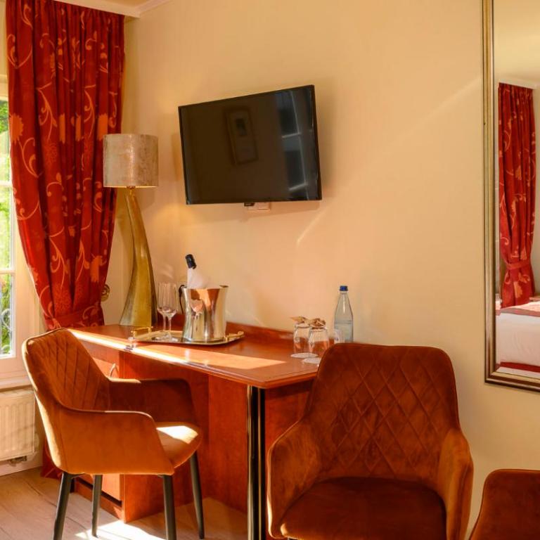Château de Pourtalès - Chambre Double Classique Le Chalet - 9