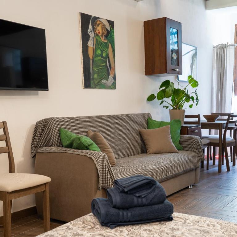 GuestHost - Comfy Studio X3 Ravenna Centre - Appartamento Monolocale con 1 Letto Matrimoniale - 1