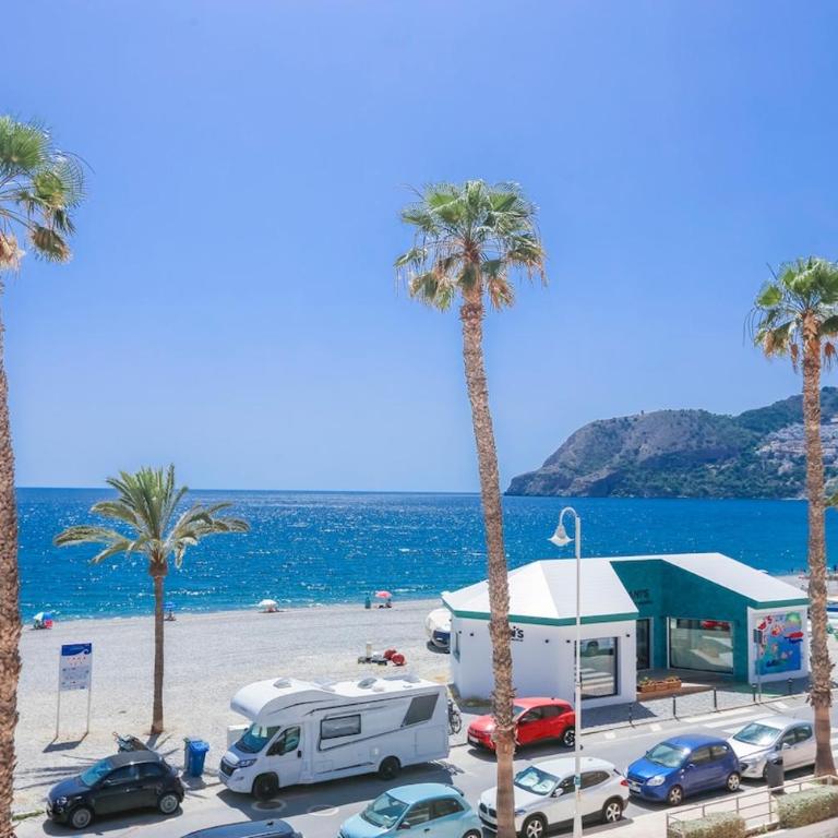 Beachfront Bliss, Terrace & Stunning Sea Views - Appartement 2 Chambres - 4