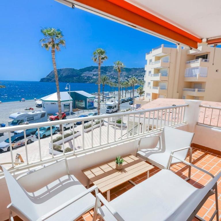 Beachfront Bliss, Terrace & Stunning Sea Views - Appartement 2 Chambres - 8