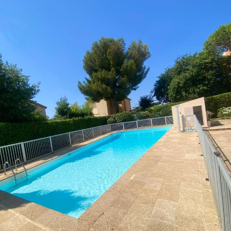 Sea View Apartment - Private Parking, Swimming Pool, Air Conditioning - Appartement 1 Chambre - 4