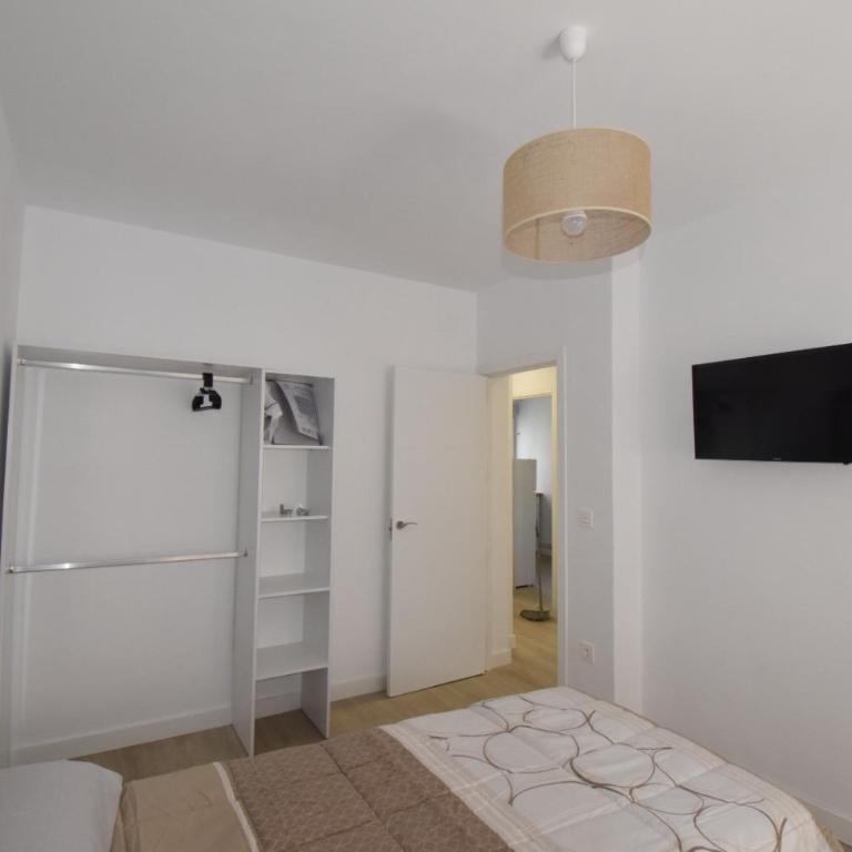 Luminoso y tranquilo alojamiento - Leon - Three-Bedroom Apartment - 2