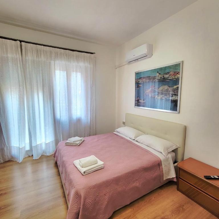 The Caponi Bros - Double or Twin Room with Shared Bathroom - 8