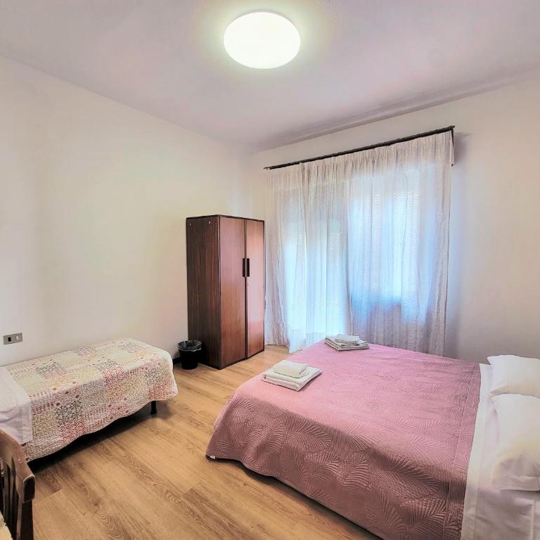 The Caponi Bros - Double or Twin Room with Shared Bathroom - 9