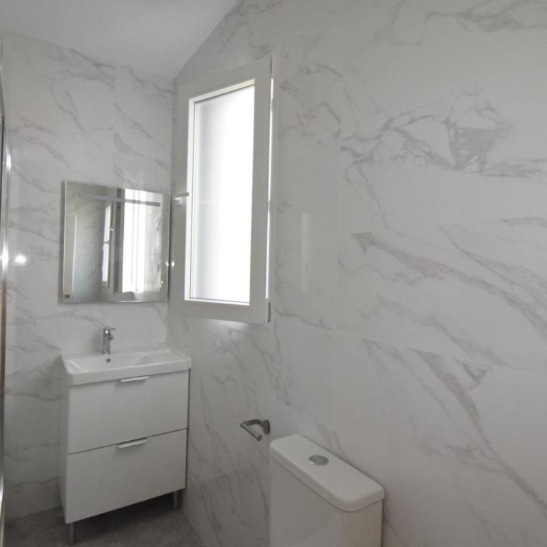 Luminoso y tranquilo alojamiento - Leon - Three-Bedroom Apartment - 6