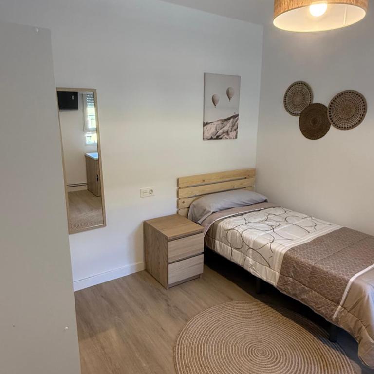 Luminoso y tranquilo alojamiento - Leon - Three-Bedroom Apartment - 7