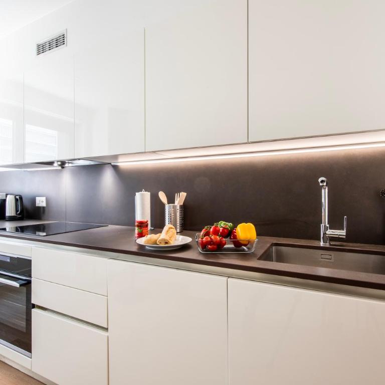 Boutique Suites - One-Bedroom Apartment - 10
