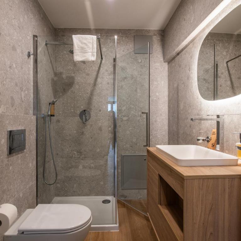 Boutique Suites - One-Bedroom Apartment - 14