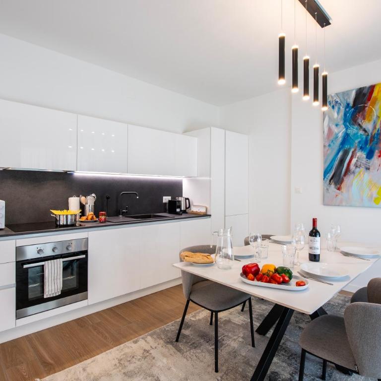 Boutique Suites - One-Bedroom Apartment - 21