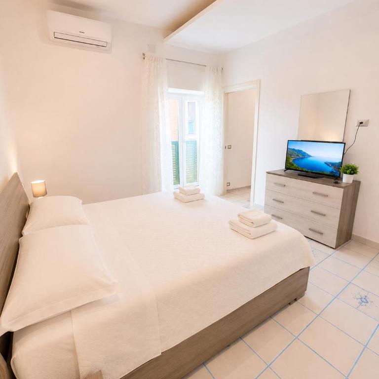 Casa Echia - Two-Bedroom Apartment - 11